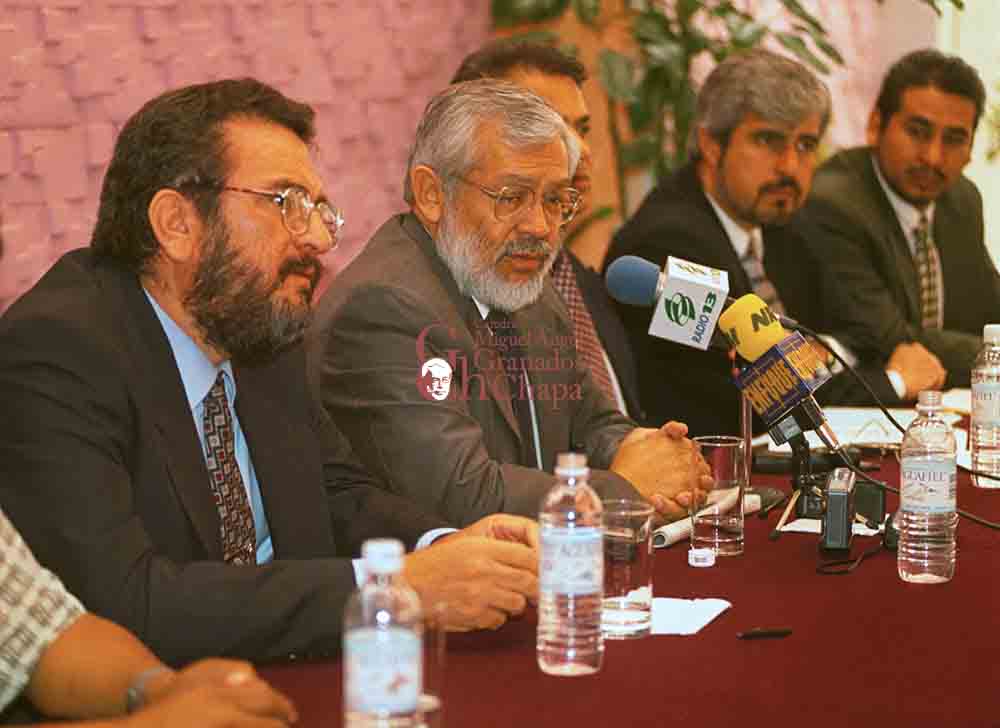 Presentación del candidato de la coalición PT-PRD en el estado de Hidalgo. por: Victoria Valtierra Lugar:México DF Fecha:1998-10-23